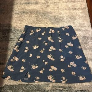 Flowy mini skirt